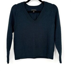 Banana Republic Navy Blue V Neck Sweater XS Petite Long Sleeve